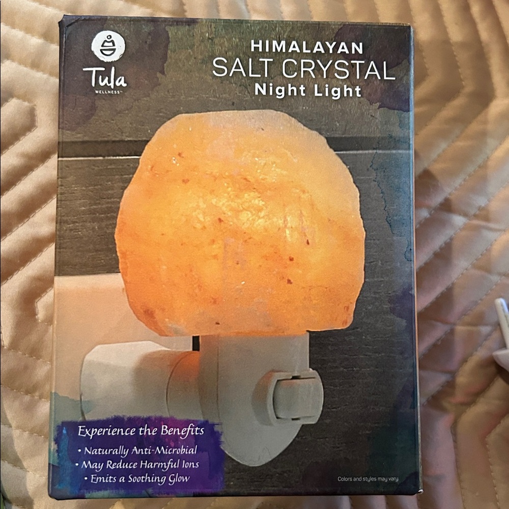 Himalayan Salt Crystal Night Light - Picture 5 of 6